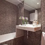 דירה My Space Emirates - Park Gueell Triplex With Private Terrace ברצלונה